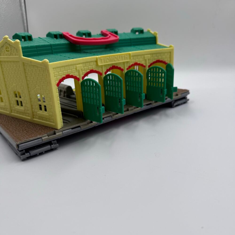 Fisher-Price Thomas & Friends Take-n-Play Folding Tidmouth Sheds Portable Set - Picture 3 of 12